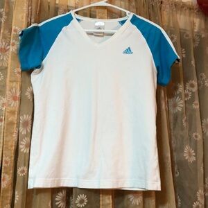 🩵Retro Style Adidas T-shirt🩵